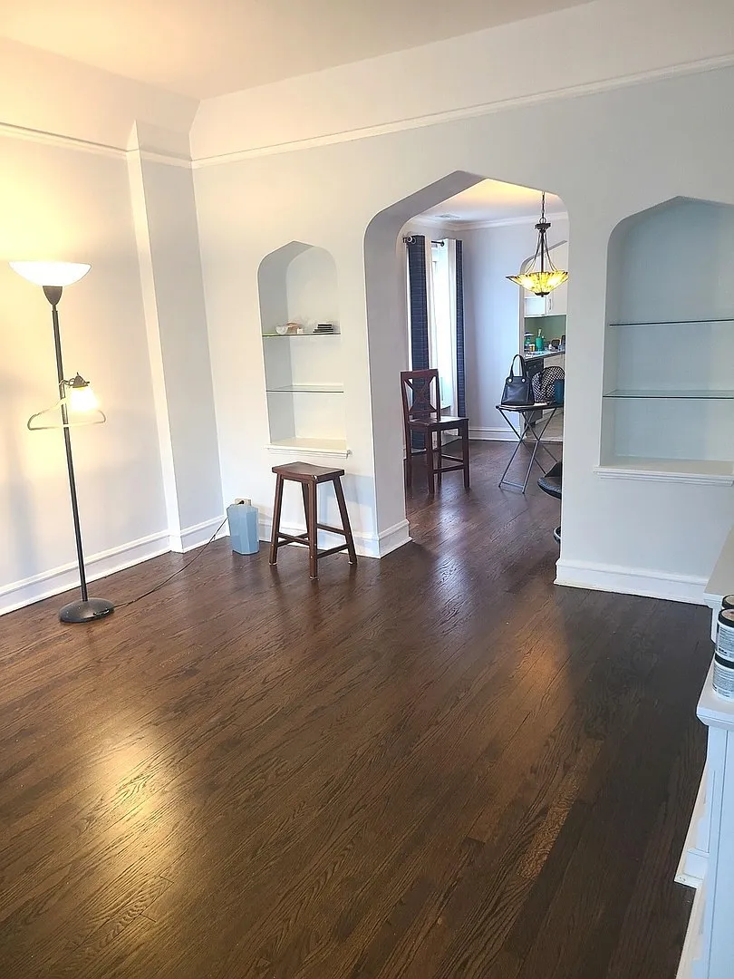 2 bed, 1200 sqft, $2,400 — Photo 3