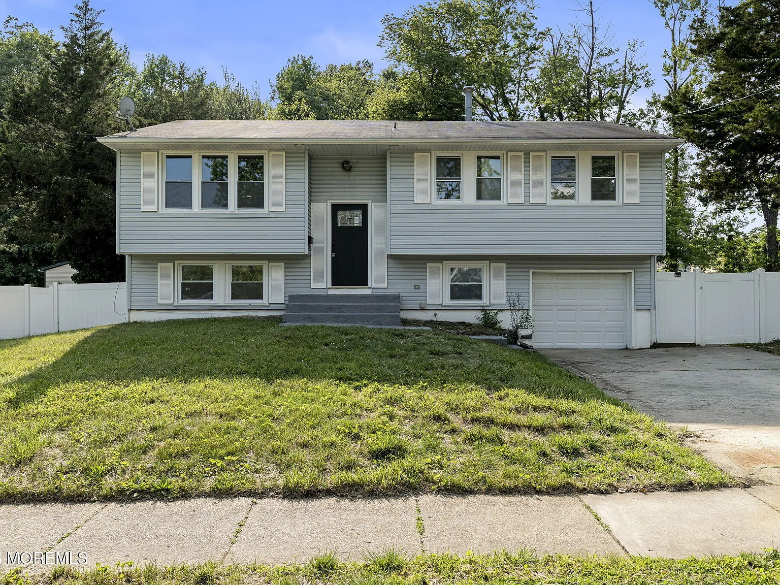 5 bed, 1666 sqft, $5,000 — Photo 3