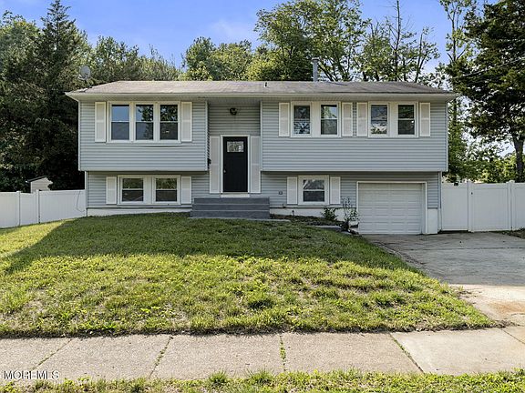 3rd image of 901 Russo Dr