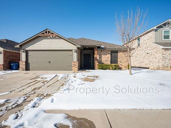 4th image of 1708 Burgundy Dr