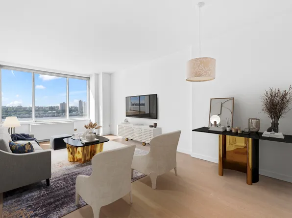 200 Riverside Boulevard 19J image 1 of 18
