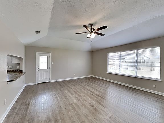 4th image of 2930 Heritage Colony Dr