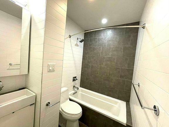 4th image of 216 W 22nd St #3F