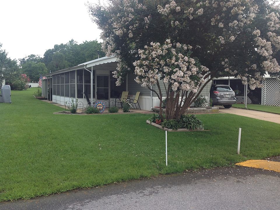 Left view of the home.