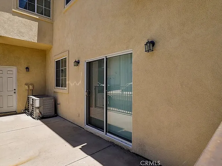 227 Florence Ave — Photo 3