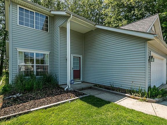 2nd image of 1040 Valewood Ct