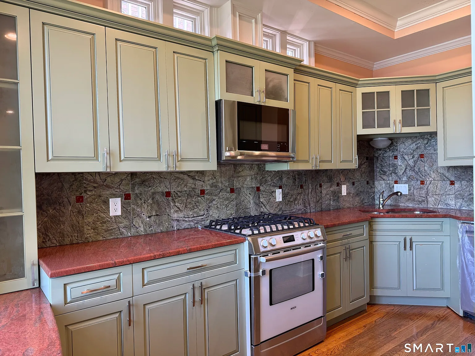 3 bed, 2.5 bath, 3100 sqft, $3,550 — Photo 2
