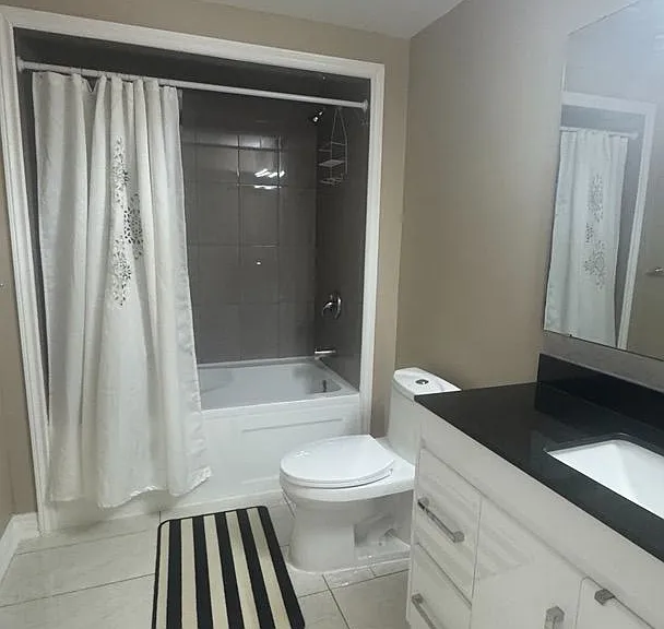 8446 Jennifer Cres #LOWER — Photo 7