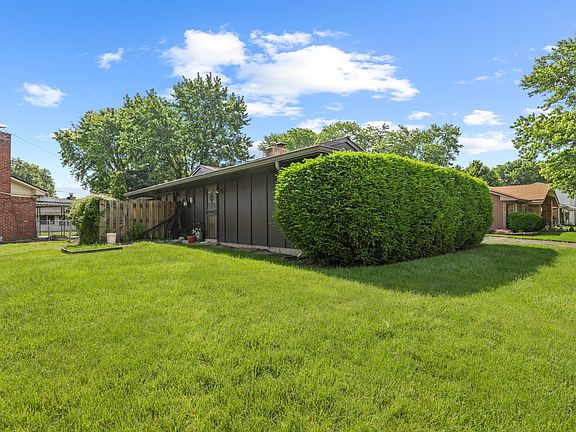 3rd image of 3113 Lupine Dr