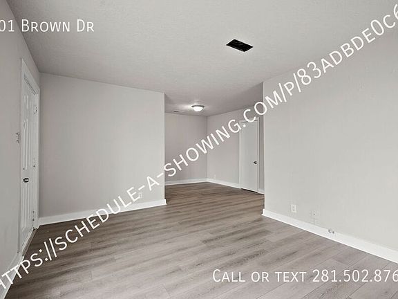 3rd image of 601 Brown Dr