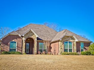 204 Heritage Ct, Lindale, TX 75771