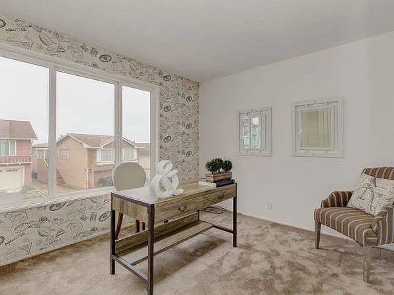 Coral Ridge Dr — Photo 9