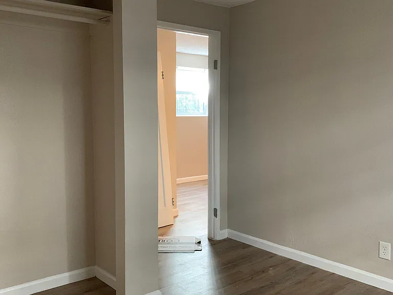 2nd smaller bedroom