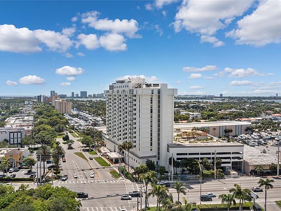 2nd image of 13499 Biscayne Blvd APT 703