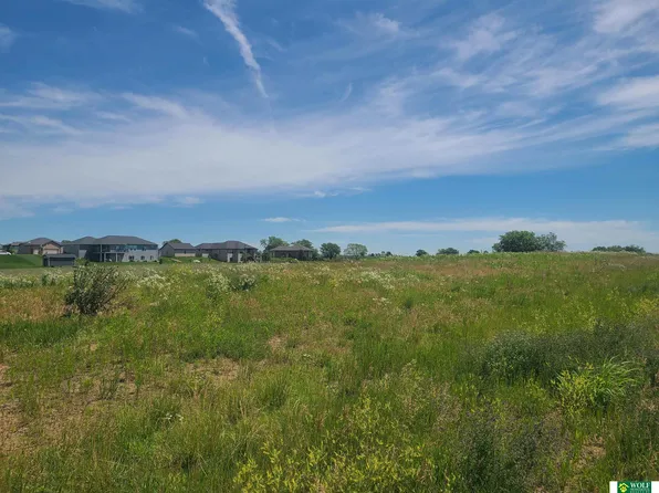 1 W Hall Dr, Lincoln, NE 68532