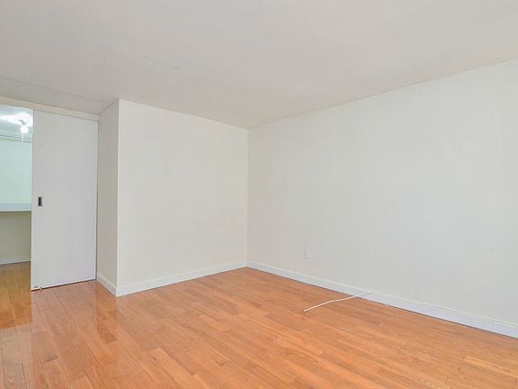 5th image of 7 E 32nd St #9A