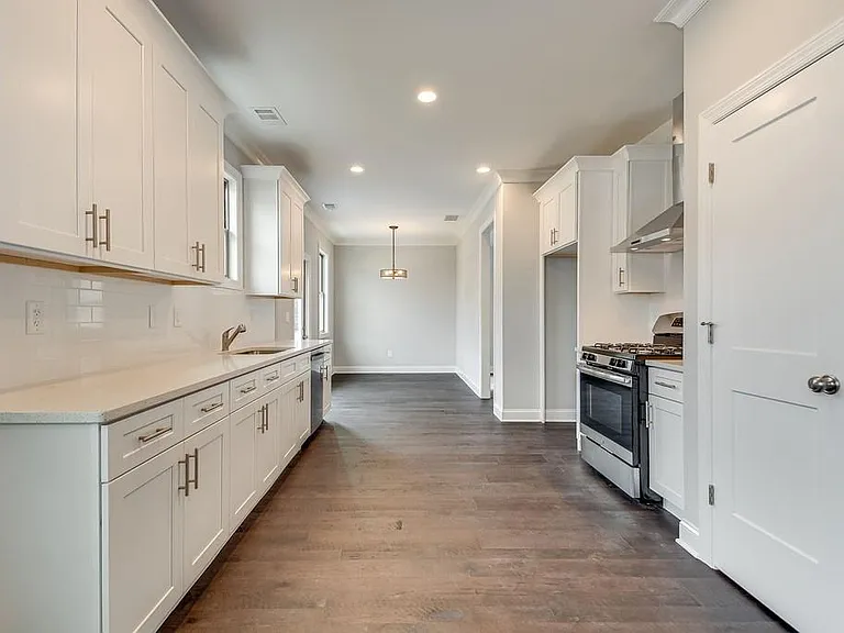 35 Sudderth St — Photo 10