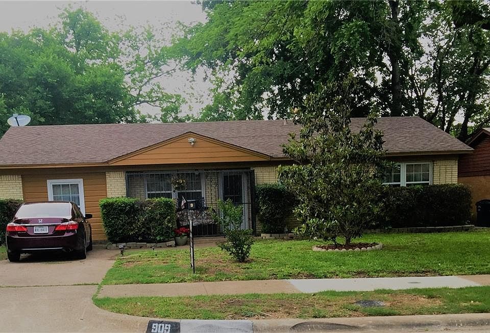 1st image of 909 Clearwood Dr