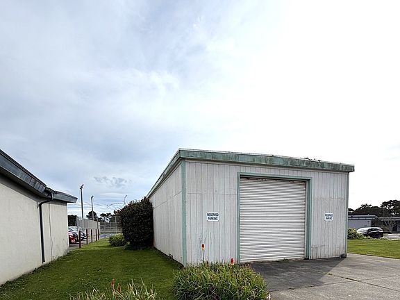 4th image of 485 9th St SW
