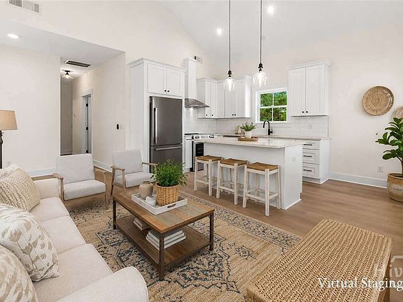 3rd image of 1410 Le Grand Street