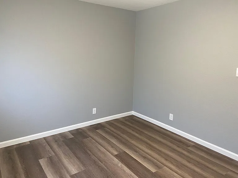 478 Milton Ave — Photo 9