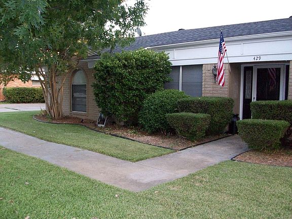 2nd image of 429 Hillview Dr