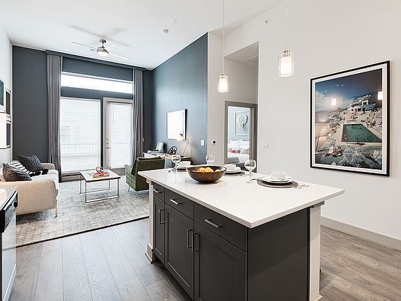 5th image of 161 Birdsall St #B-471