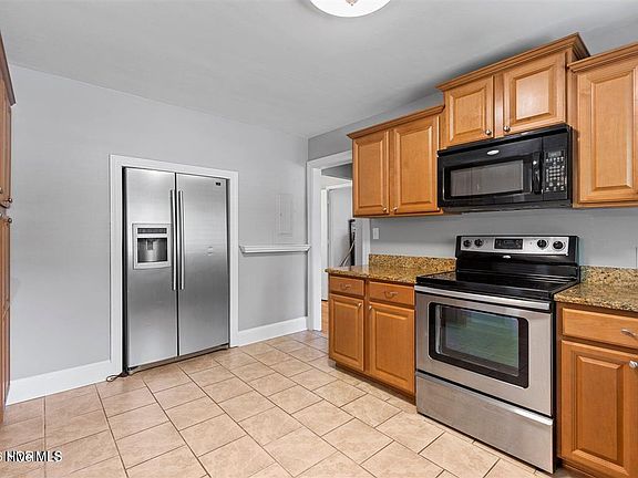 5th image of 1104 N Overlook Drive