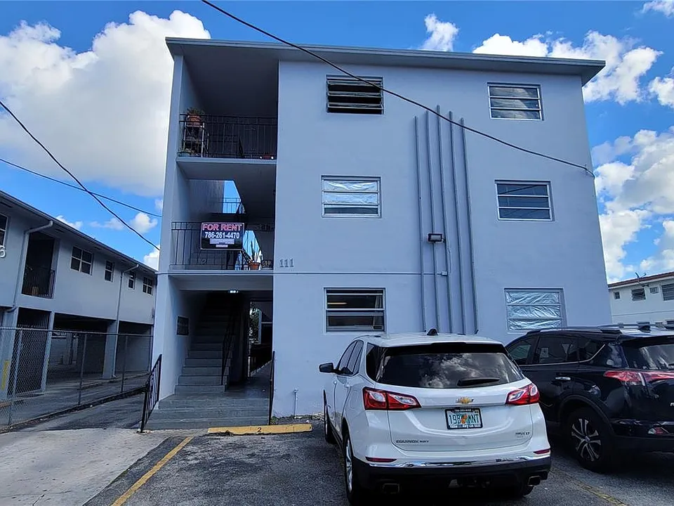111 SW 18th Ave #3