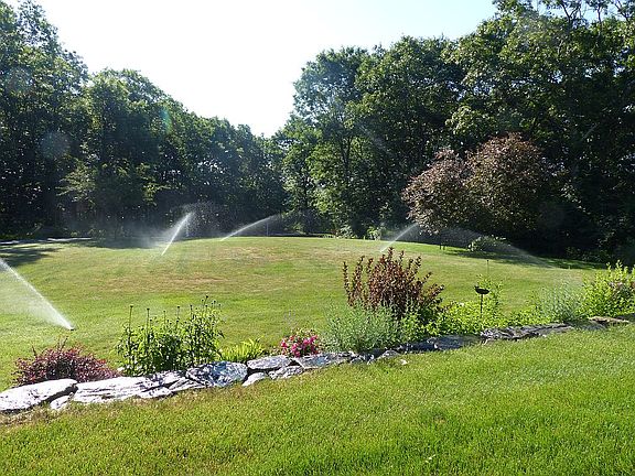 5th image of 26 Rhodes Dr