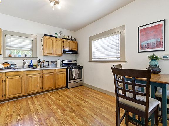 4th image of 1102 10th St