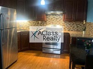 30-69 43rd St #1A, Astoria, NY 11103