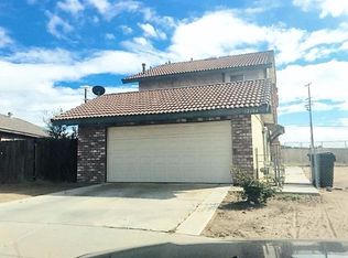 12106 Pluto Dr, Victorville, CA 92392