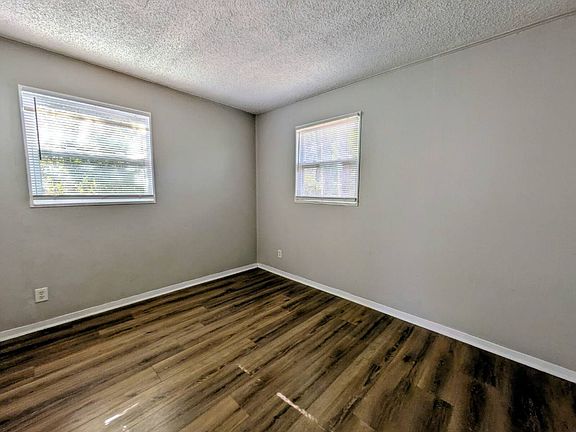 4th image of 4535 Melvin Cir E
