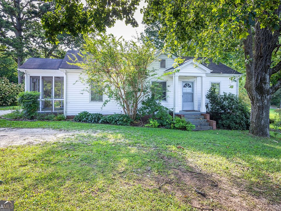 1st image of 303 Georgianna St