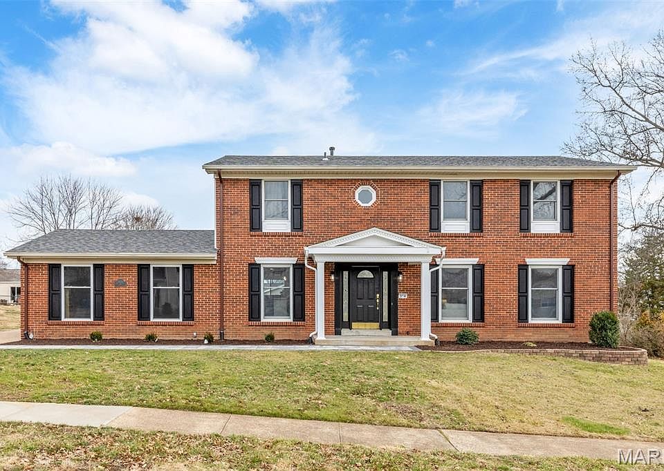1st image of 304 Shady Meadows Dr