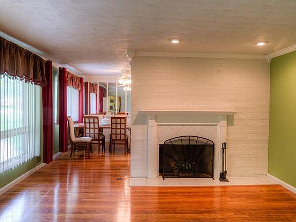 4th image of 5108 Chatham Pl