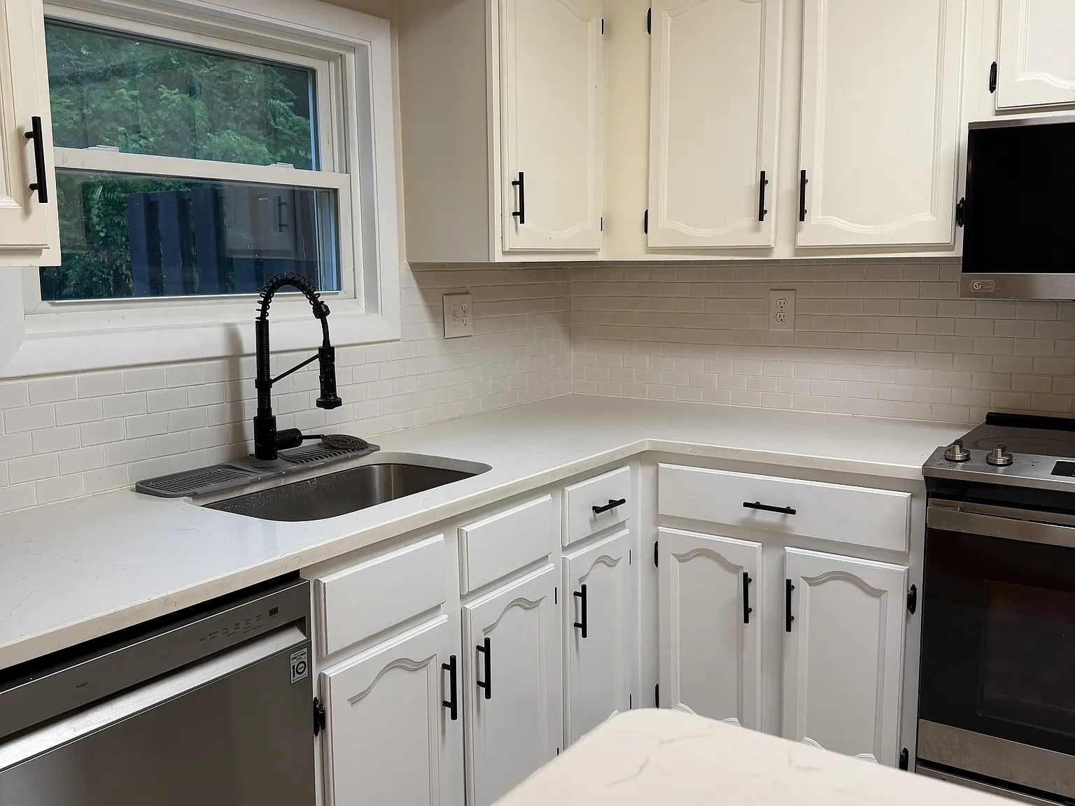 2 bed, 1176 sqft, $2,000 — Photo 2