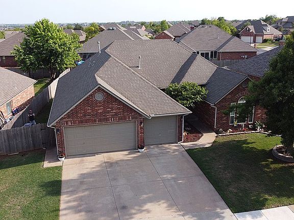 3rd image of 4912 NW 161st St