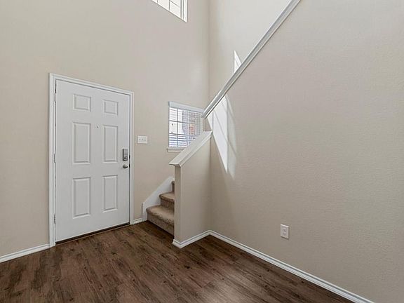 3rd image of 2129 Meadow Park Dr