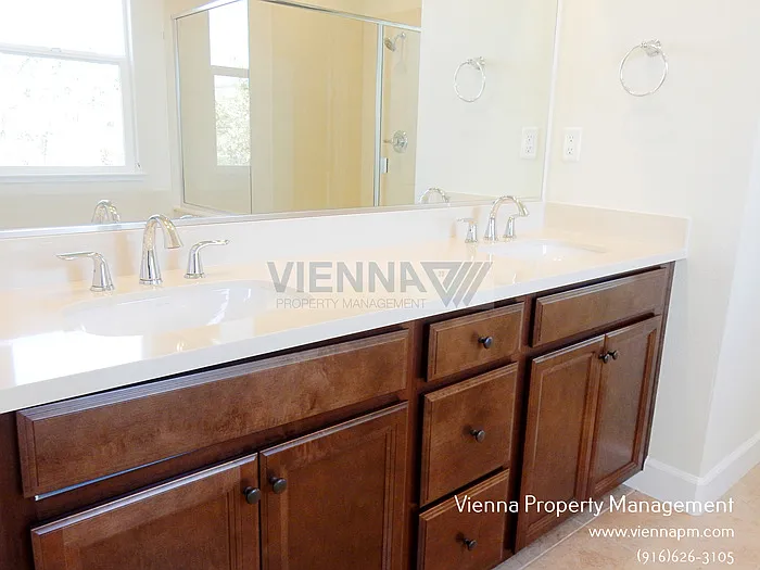 1062 Yucca Dr — Photo 17
