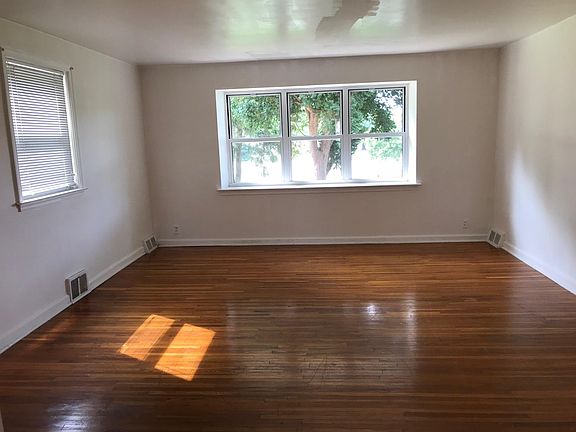 3rd image of 7343 E Roosevelt Blvd