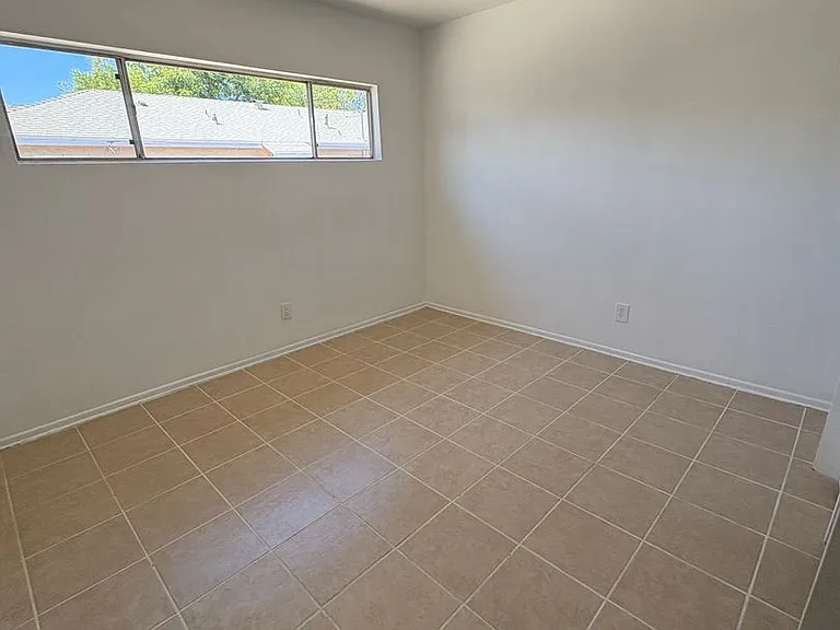 478 N Alessandro St — Photo 12