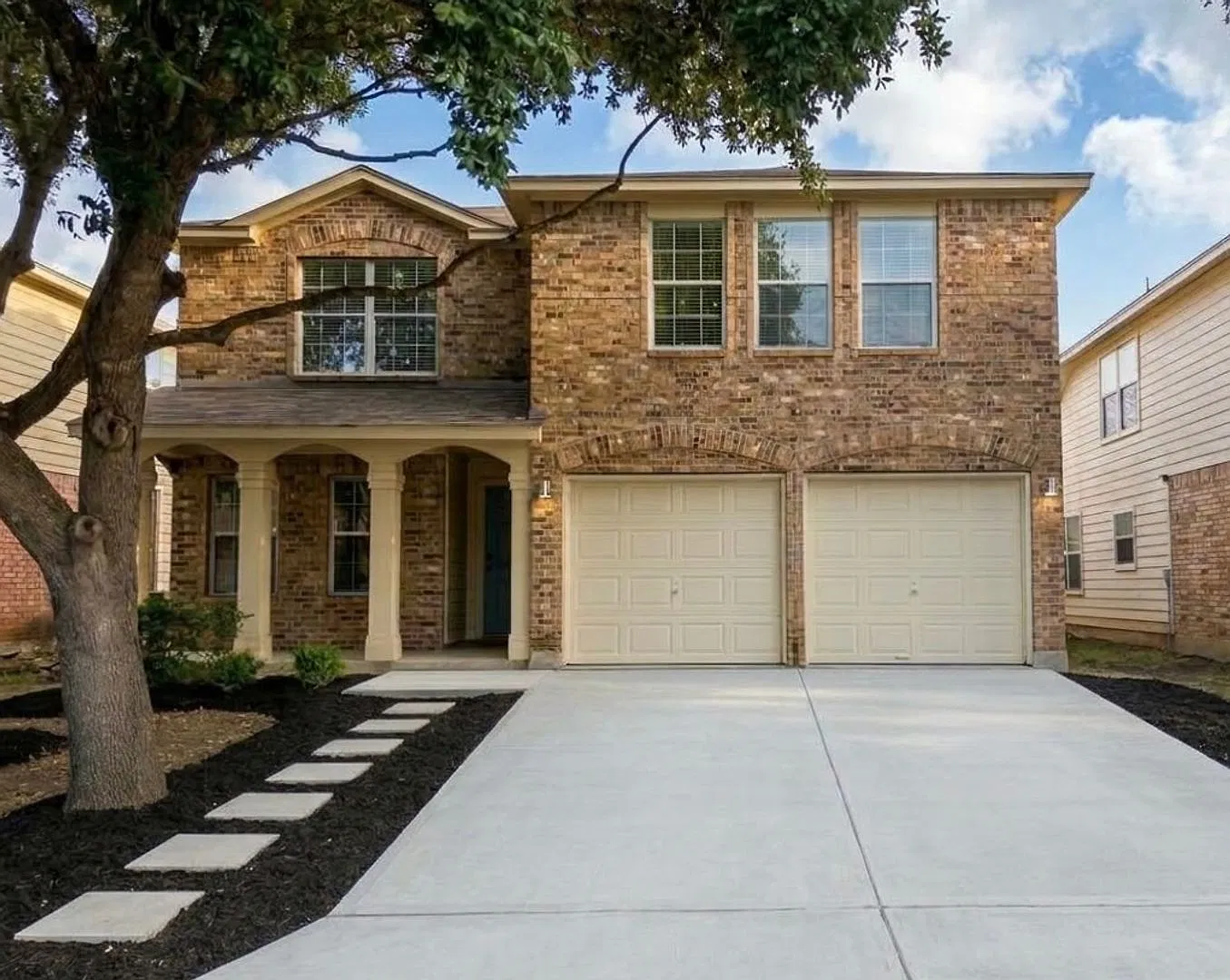 Beautiful 2 Story Home! — Photo 1
