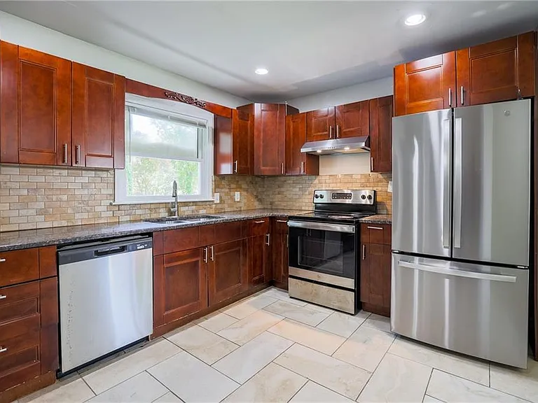 2945 Belvedere Ln — Photo 8