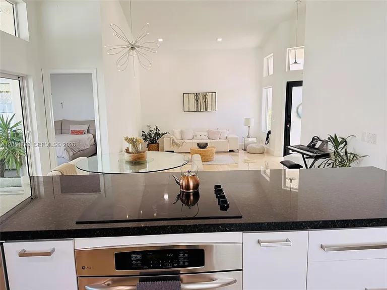 646 Stanton Dr — Photo 12
