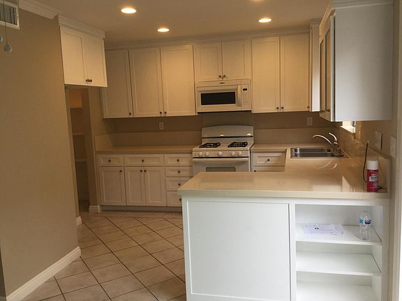 2nd image of 19221 Sherman Way Unit 7