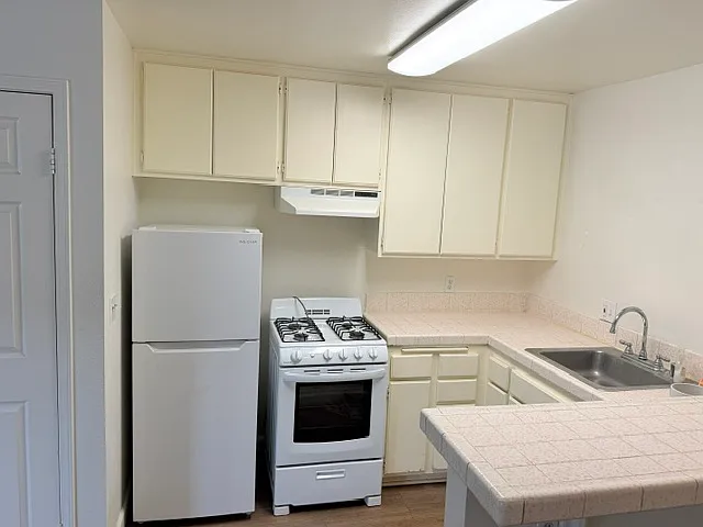 1 bed, 876 sqft, $1,795 — Photo 4