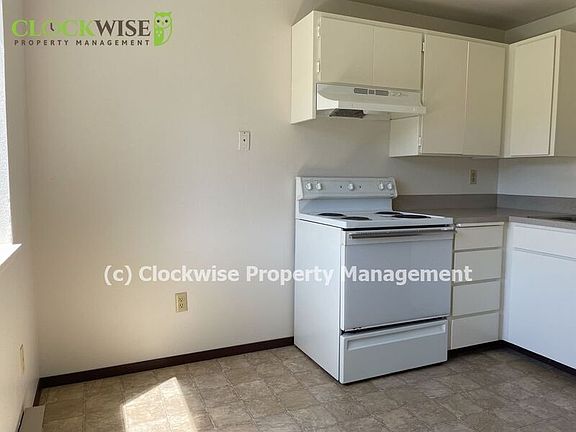 4th image of 902 10th Ave SE APT 2