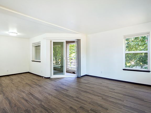 5th image of 6040 California Ave SW APT 307
